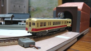 豊橋鉄道ク２７５１、モ１７５１の2両連結が通り抜けられます